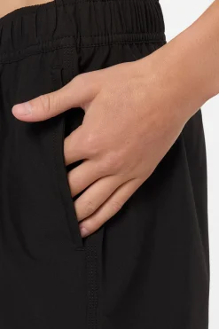 Boy's Lennox Hermosa Solid Volley 16