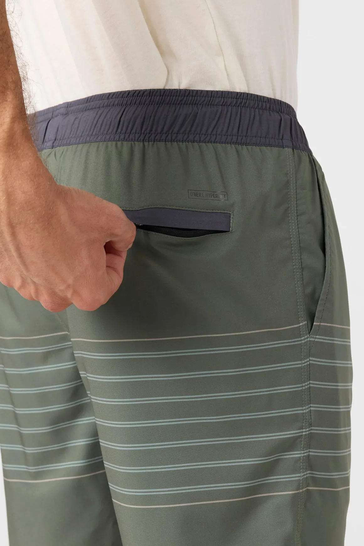 Perform Light Lined Elastic Waist 17" Hybrid Shorts - Dark Olive | O'Neill