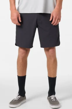 TRVLR Halfback Hybrid 18"'' Hybrid Shorts - Phantom | O'Neill