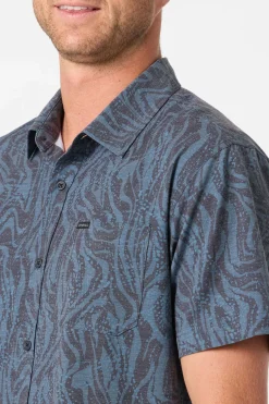 TRVLR Upf Traverse Standard Woven Shirt Standard Fit Shirt - Dark Shadow | O'Neill